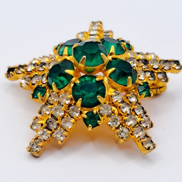 Vintage Green Rhinestone Star Brooch - Picture 5 of 6